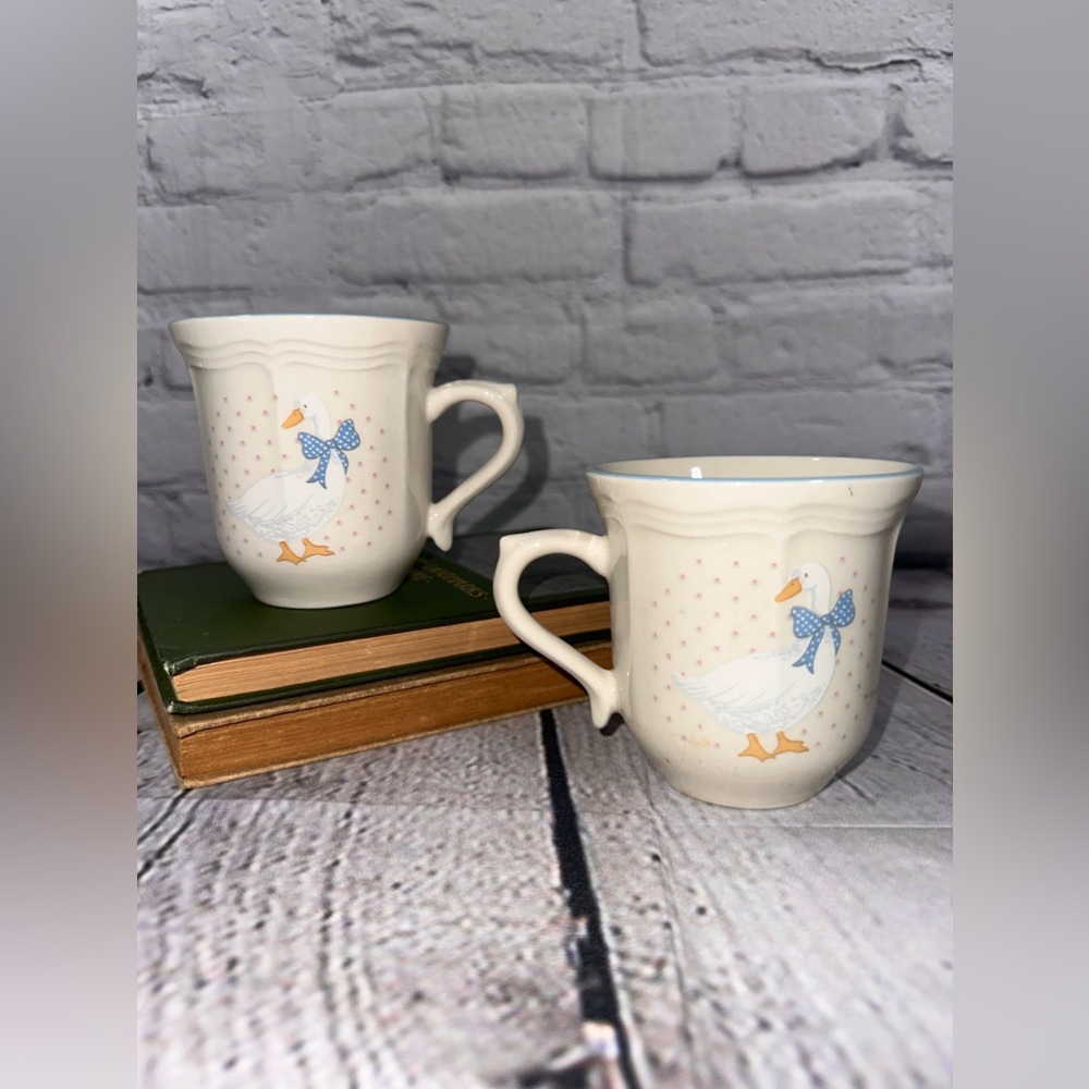 Brick Oven Stoneware Floral
Goose Set 2 12 oz.